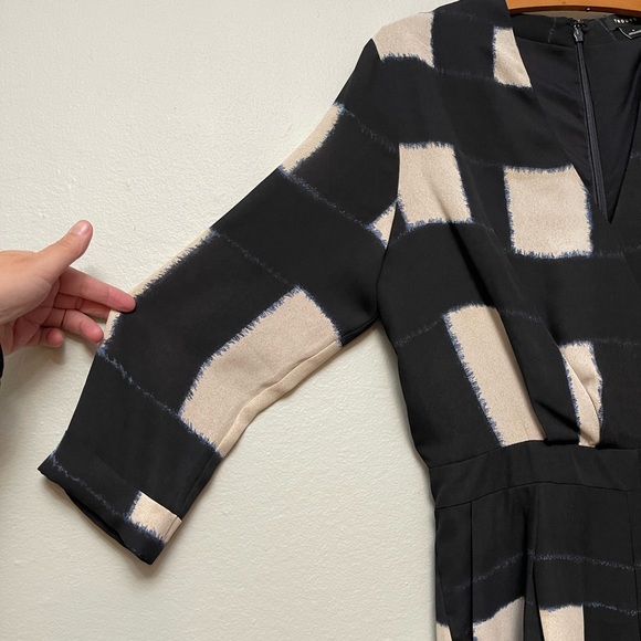 Trouvé sz 6 Plaid Surplice Romper - Picture 9 of 9